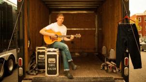 <p>Nach komplettem Reset wieder „on the road“: Singer-Songwriter George Ezra.</p>