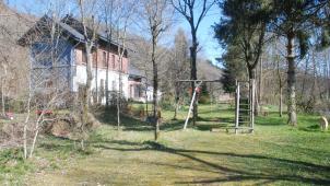 <p>Durch diesen über Jahrzehnte angelegten Garten soll der Ravelweg künftig führen.</p>