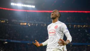 <p>Dodi Lukebakio jubelt über einen Treffer.</p>