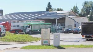 <p>Anwohner klagen über Lärm und Gestank, der durch die fleischverarbeitenden Betriebe Pegri und P&amp;M verursacht werde. Das Thema erreichte am Mittwochabend den St.Vither Stadtrat.</p>