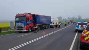 <p>Bei diesem Unfall nahe Lausdorn wurden zwei Personen schwer verletzt.</p>