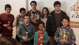 <p>Siegerfoto: Yann Laurent (hinten m.), Noah Peiffer (hinten r.) und Maximilian Ahn (vorne r.)</p>