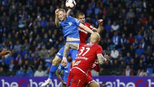 <p>Dieses Handspiel von Dino Arslanagic führte zum 1:0 für Genk.</p>