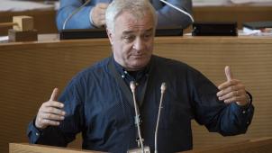 <p>Edmund Stoffels, fleißigster Abgeordneter im wallonischen Regionalparlament, gefolgt von zwei fleißigen liberalen Bienen: Kattrin Jadin in der Kammer und Jenny Baltus-Moeres in Namur (beide PFF).</p>