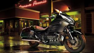 <p>Kaum etwas verkörpert die amerikanische Zweirad-Lebensart mehr als die Gold Wing. Ab morgen richtet der belgische Gold-Wing-Club sein jährliches Treffen in Bütgenbach und Umgebung aus.</p>