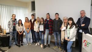 <p>Die Viertklässler der Bischöflichen Schule St. Vith haben in ihrer Leistungsstufe die beste Leistung im Wettbewerb „Mathematik ohne Grenzen“ gezeigt. Auch die Schüler des vierten Jahres (4A Lk) des Kgl. Athenäums Eupen und des fünften (5A Lk) des Kgl. Athenäum St.Vith (Foto) haben eine Urkunde und 300 Euro für ihren ersten Platz ihrer Stufe bekommen.</p>