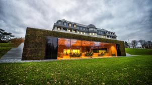 <p>Blick auf das Parlament der DG</p>