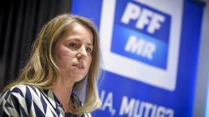 <p>In den vergangenen fünf Jahren hat DG-Ministerin Isabelle Weykmans (PFF) viele Maßnahmen auf den Weg gebracht. Die Opposition begrüßt zwar Teile ihrer Politik, übt aber auch Kritik und beanstandet ihren Politikstil.</p>