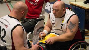 <p>Stefan Veithen (rechts) räumt seinen Platz für einen externen Trainer.</p>