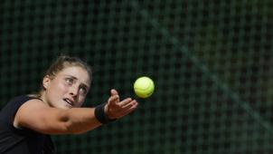 <p>Tennisprofi Marie Benoît</p>