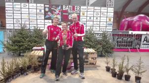 <p>Freddy und Aline Brüll sowie Michael Kirch (von links) qualifizierten sich für die Sprint-WM.</p>