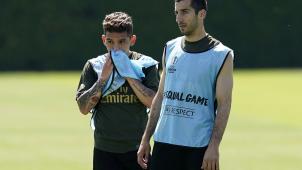 <p>Henrixh Mkhitaryan (rechts) reist nicht nach Baku.</p>
