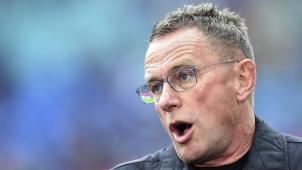 <p>Ralf Rangnick sitzt am Samstag zum letzten Mal als Trainer auf der Leipziger Bank.</p>