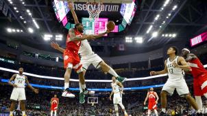 <p>Kawhi Leonard von den Toronto Raptors erzielte 15 seiner 35 Punkte im letzten Viertel.</p>