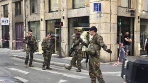 <p>Nach der Explosion in Lyon mit mehreren Verletzten haben Anti-Terror-Spezialisten der Pariser Staatsanwaltschaft die Ermittlungen übernommen.</p>