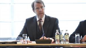 <p>Kris Wagner, Ankläger des Fußballverbandes, nahm sich den KV Mechelen und Waasland-Beveren zur Brust.</p>