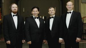 <p>Die Sänger des Ensembles Vivat sind als Dozenten am Konservatorium sowie als Solisten an den führenden Theatern von St. Petersburg tätig</p>