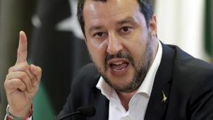 <p>Matteo Salvini spricht auf einer Pressekonferenz.</p>