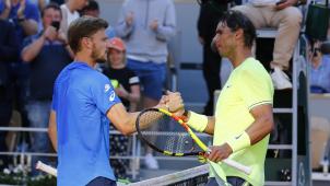 <p>Faire Geste nach getaner Arbeit: Davin Goffin (l.) und Rafael Nadal (r.)</p>