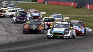 <p>Die Zuschauer dürfen sich an Türklinkenduellen mit knapp 40 Fahrzeugen am Start erfreuen.</p>