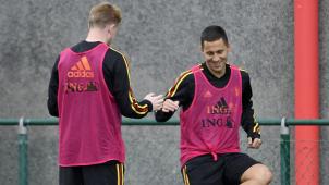 <p>Gute Laune nach dem (perfekten?) Wechsel: Eden Hazard (r.) beim Training mit den Roten Teufeln.</p>