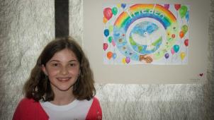 <p>Die Friedensplakate zogen im Triangel viele interessierte Blicke auf sich.</p>