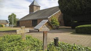 <p>An diesem Samstag wird die Kirche St. Lambertus entweiht. Das Dorf Morschenich muss dem Braunkohletagebau Hambach weichen.</p>