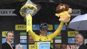 <p>Jakob Fuglsang führt vor der anspruchsvollen Schlussetappe die Gesamtwertung des Dauphiné an.</p>