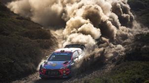 <p>Trotz eines eher enttäuschenden Verlaufs konnte Thierry Neuville bei der Rallye Sardinien den Schaden in Grenzen halten.</p>