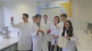 <p>Sie gewannen in ihrer Alterskategorie den Kristallzuchtwettbewerb des Nationalen Komitees für Kristallografie.</p>