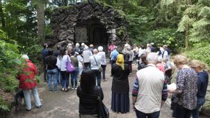 <p>In Moresnet-Chapelle trafen sich am Wochenende Menschen, um für die Familie zu beten.</p>