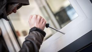 <p>In Kelmis und Lontzen schlugen erneut Einbrecher zu. Illustrationsbild: dpa</p>