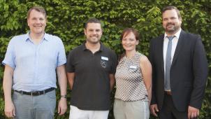 <p>Gastreferent Dr. med. Peter Heinen (Facharzt für Neurologie), Alexander Borsch (Leiter der physikalischen Abteilung), Dr. med. Bettina Dunkel (Oberärztin Schmerz- und Palliativstation, Fachärztin für Innere Medizin) und Dr. med. Christian Elsen (Chefarzt der Anästhesie, Schmerztherapeut) waren zufrieden mit der hohen Besucherzahl.</p>