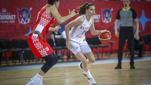 <p>Antonia Delaere (rechts)</p>