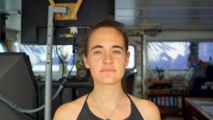 <p>Carola Rackete aus Kiel, deutsche Kapitänin der „Sea-Watch 3“, aufgenommen an Bord des Rettungschiffs.</p>