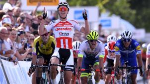 <p>Auf der Ziellinie war kein Kraut gegen Tim Merlier gewachsen.</p>