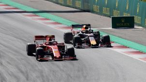 <p>Max Verstappen (rechts) zog erst in der Endphase an Charles Leclerc vorbei.</p>