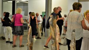 <p>In der Kunstsammlung des Ikob sind Arbeiten von 41 Künstlerinnen vertreten, die jetzt in der Ausstellung zu sehen sind. Die Arbeiten von 91 Künstlern bleiben im Depot.</p>