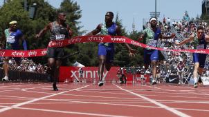 <p>Christian Coleman (2.v.l.) überquert vor Justin Gatlin (m.) die Ziellinie.</p>