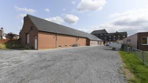 <p>Der Hof der Patronage soll nicht geteert, sondern gepflastert werden, was für leichte Mehrkosten sorgt.</p>