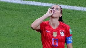 <p>Nach dem Siegtreffer führte Alex Morgan die Hand mit abgespreiztem kleinen Finger zum Mund, so als trinke sie aus einer Tasse.</p>