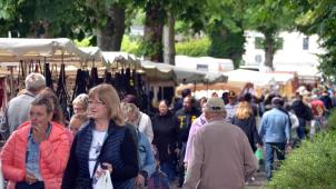 <p>Zum großen Urlaubermarkt am kommenden Dienstag, 9. Juli, werden zahlreiche Besucher auf dem Bütgenbacher Marktplatz erwartet.</p>
