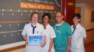 <p>Das Team der Wochenstation der Klinik St. Josef um den Gynäkologen und Abteilungsleiter der Wochenstation, Dr. Albert Van der Putten, darf das Ergebnis einer Vergleichsstudie mit 15 anderen Wochenstationen aus der Wallonie als eine Bestätigung seiner Arbeit erfahren.</p>