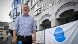 <p>Jean-François Groffy vor der im Umbau befindlichen Filiale.</p>