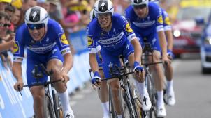 <p>Das Team Deceuninck-Quick Step (hier beim Teamzeitfahren in Brüssel) wird auch heute alles dafür tun, um das Gelbe Trikot von Alaphilippe zu verteidigen.</p>