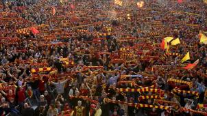 <p>Die Fans des KV Mechelen können aufatmen: Ihr Verein spielt 1. Division.</p>