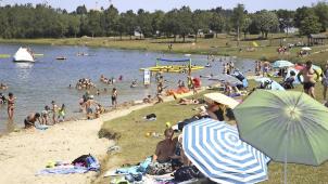 <p>Vor allen Dingen Plätze im Schatten waren am Venntastic Beach gestern heiß begehrt.</p>