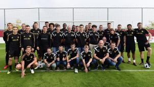 <p>Im vergangenen Jahr lernten einige Spieler der Obdachlosenmannschaften bei einer Trainingseinheit die Roten Teufel kennen.</p>