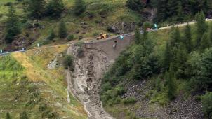 <p>Solche Schlammlawinen sorgen für eine kürzere Etappe am Samstag.</p>