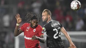 <p>Blondelle (r.) leitete das 0:1 für die Gäste ein.</p>